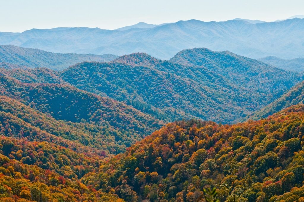 Is It Better To Stay In Gatlinburg Or Pigeon Forge?