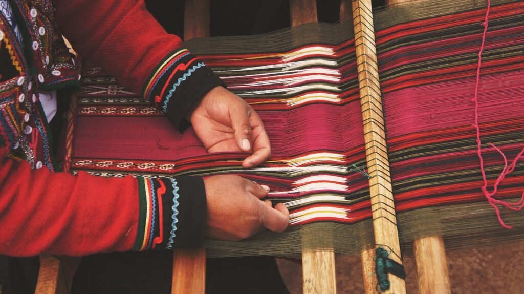 Best Ways To Experience Traditional Crafts In The Smoky Mountains