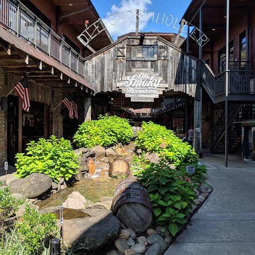 How To Entertain Kids During A Rainy Day In Gatlinburg